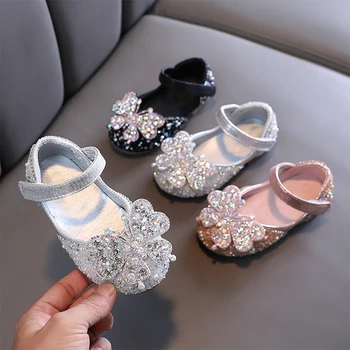 Bear Leader Летняя Детская обувь с бабочками, сандалии для девочек, модные кроссовки с жемчугом и милым бантом, обувь для маленьких девочек, туфли принцессы с побрякушками